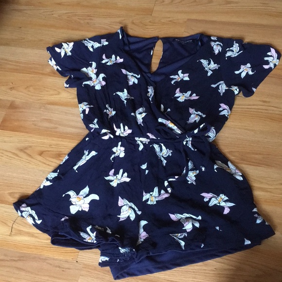 Floral Romper! - Picture 1 of 5